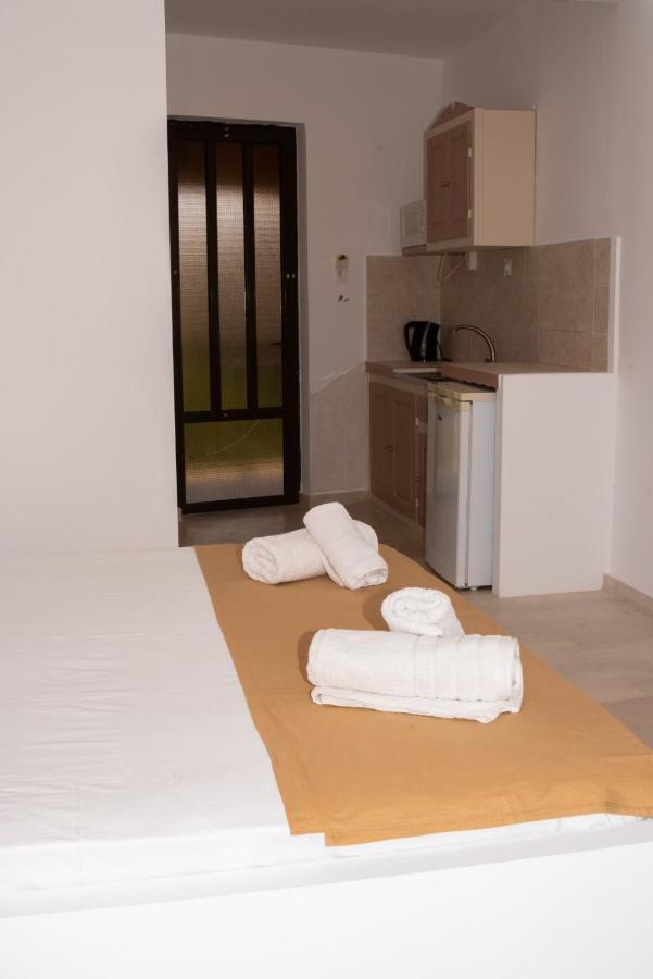 Sofia Studios Laganas Bagian luar foto